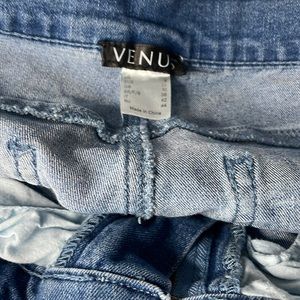 Women’s Venus Size 4 Animal Print Lined Jeans